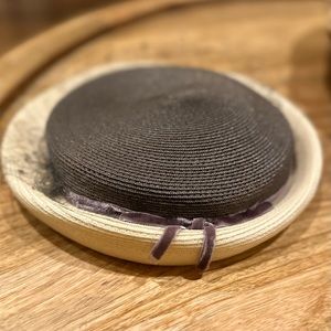 VINTAGE Veeda Louisa Hat Velvet silver/purple ribbon and lace embellishment